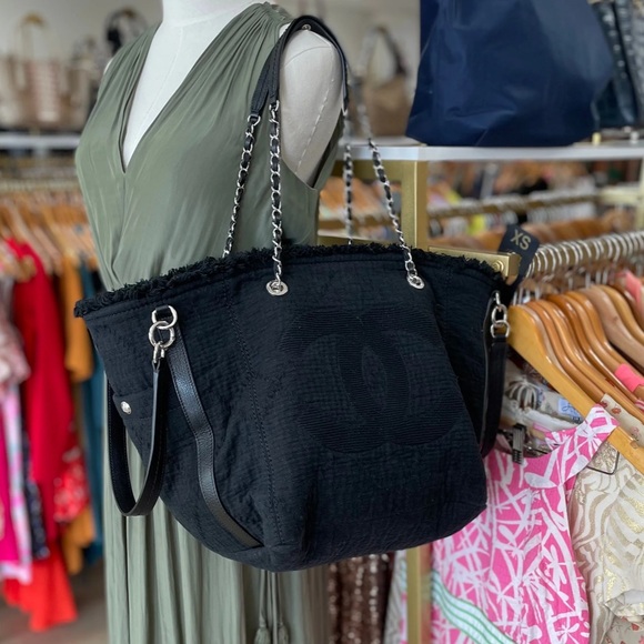 Chanel Double Face Deauville Tote Fringe Black Silver - Picture 4 of 6